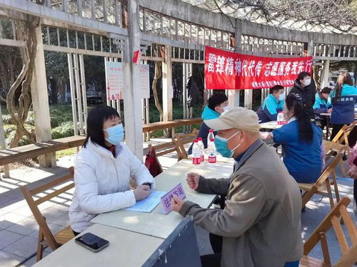 法律咨詢進社區，便民理發測血壓，寶山學雷鋒活動多點開花暖人心
